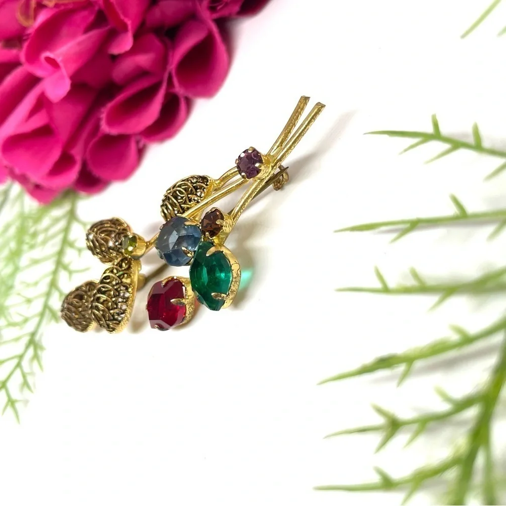 VINTAGE⚜️AUSTRIA Filigree & Colorful Crystal Brooch